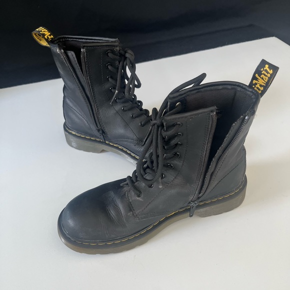 Dr Martens zip up boots - Picture 9 of 12